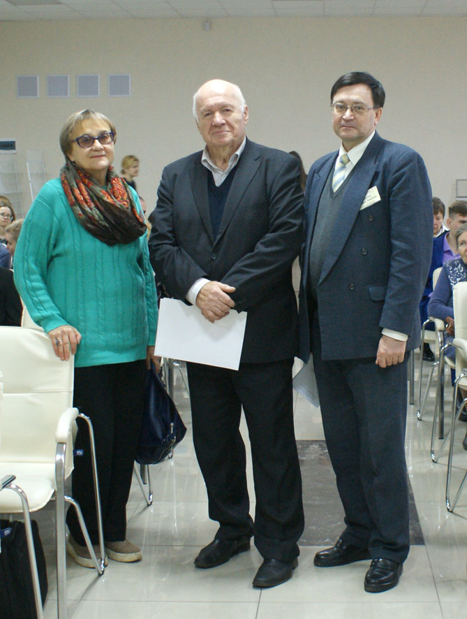 Слева Шишанов Валерий Алексеевич, Заместитель директора по науке Витебского областного краеведческого музея