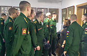 На открытии выставки курсанты военной академии