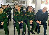На открытии выставки курсанты военной академии и Пензин В.П.