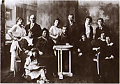 Семья Шагала в Витебске (Марк — второй справа)