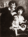Марк Шагал и Белла с дочерью Идой